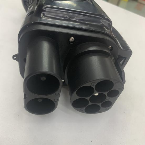 2026 Neuer 200A Elektrofahrzeu – Gb/T To Ccs2 200A Fast Charging Adapter Bewertung und Preis